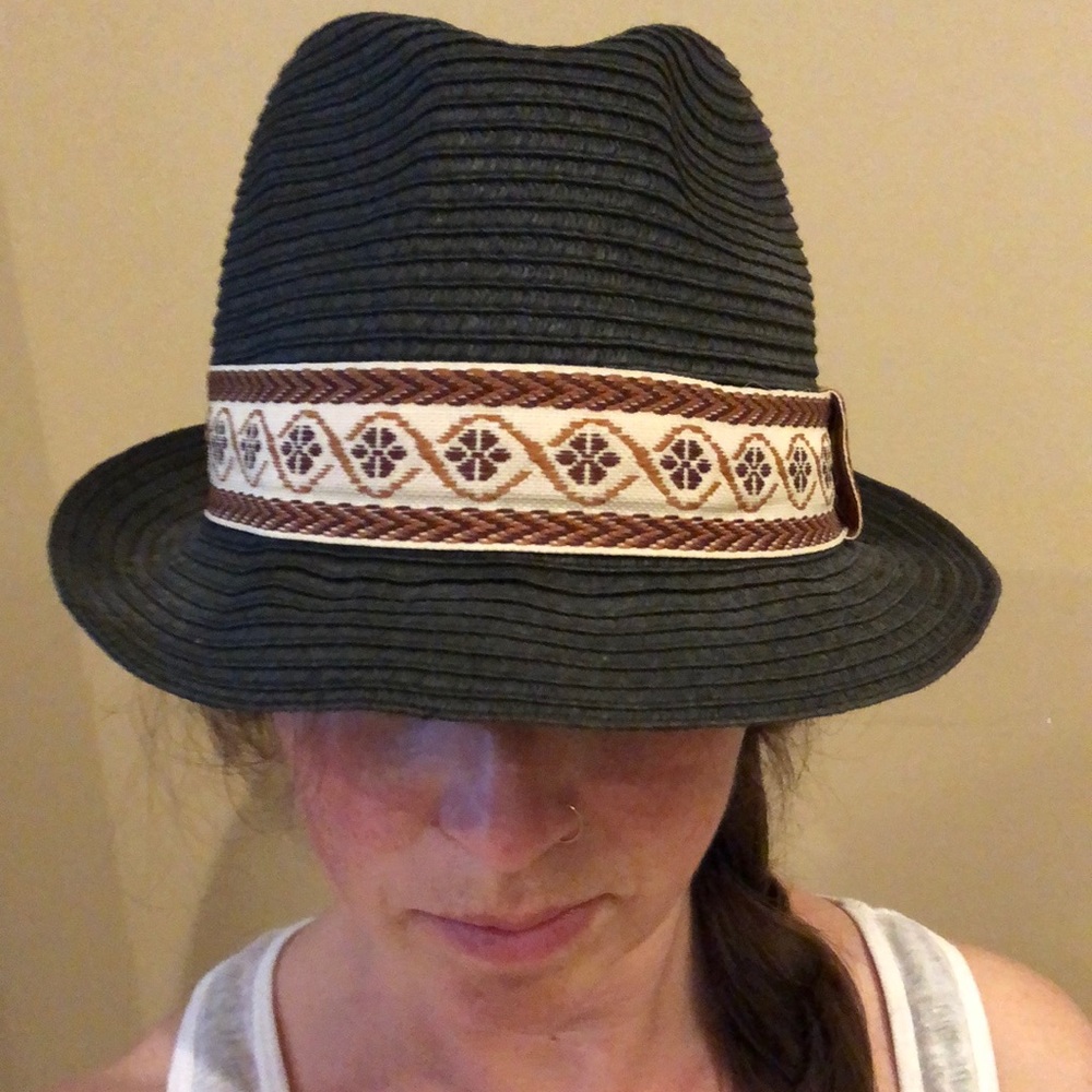 Straw Hat - Black Fedora
